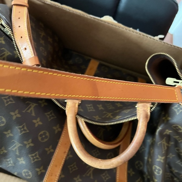 Reposhing from abiscoluxury. Authentic lv keepall 60 bandoulière. - Picture 8 of 8